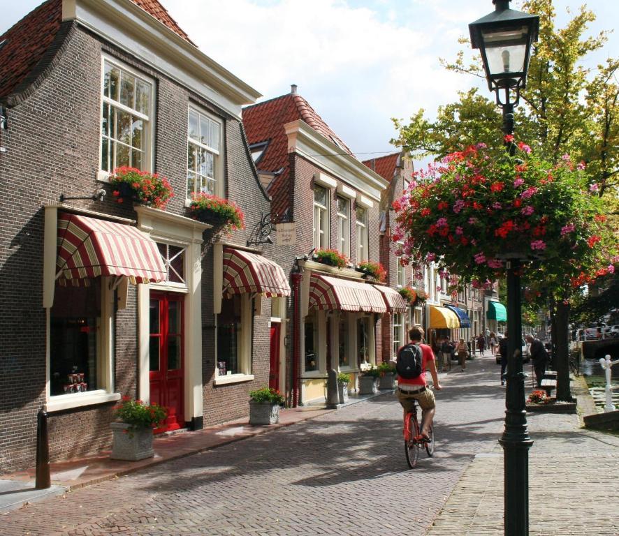 Hotel De Emauspoort 3*
